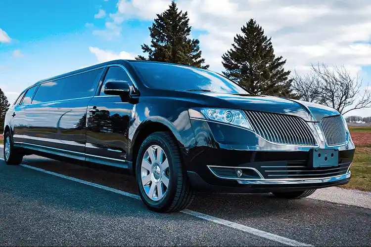 FLL Airports Limo Lincoln MKT Stretch