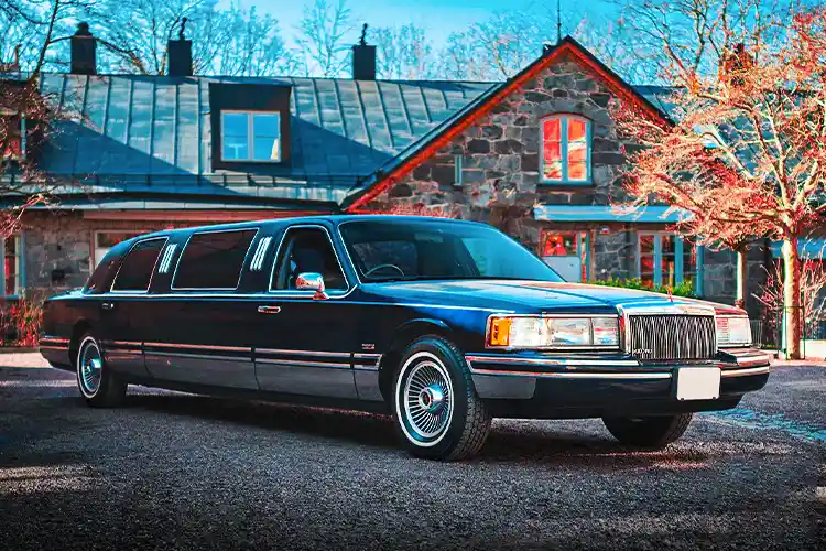 FLL Airports Limo Lincoln Town Car Stretch